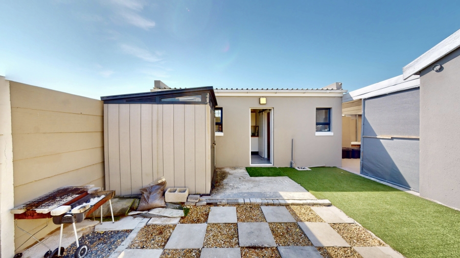 4 Bedroom Property for Sale in Rondevlei Park Western Cape